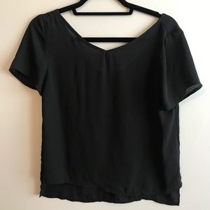 3/$15 Tildon sheer black v-neck flowing blouse XS